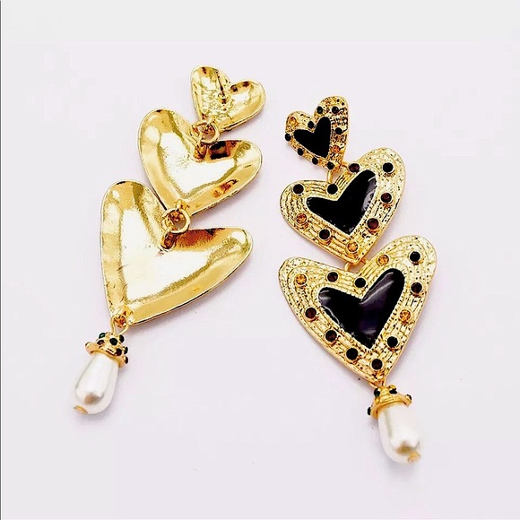 Heart shaped 🖤Geometric🖤 Stud Earrings - Picture 7 of 7